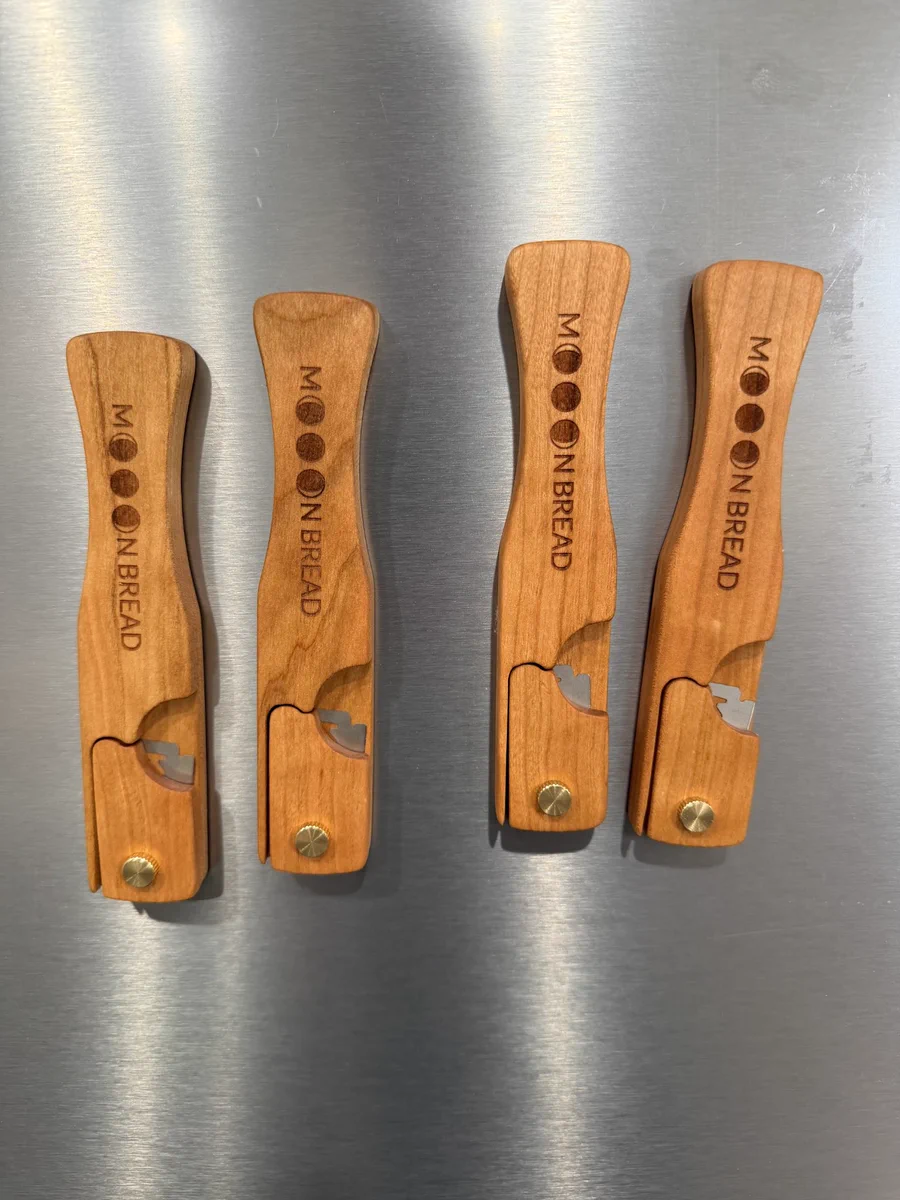 Four wooden mooon BREAD magnetic lames